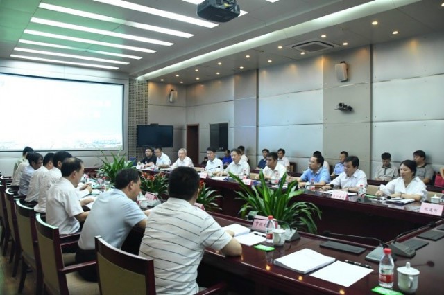 何樹山副市長聽取東方泰瑞公司天津港南疆石化區(qū)域階段性安全評(píng)估工作的匯報(bào)