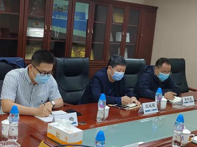 南開區(qū)科技局領(lǐng)導(dǎo)攜天津市賽英工程咨詢公司負(fù)責(zé)人來我公司調(diào)研交流